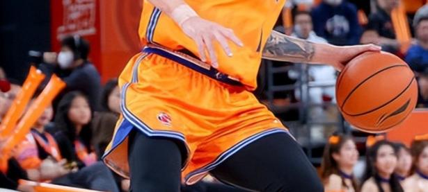 爱游戏入口-上海派出新锐球员，力克江苏队