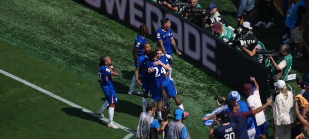 捍卫冠军切尔西，在比赛中实现胜利