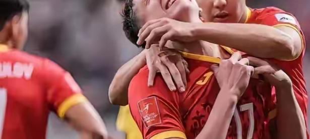 爱游戏官网-比赛中球员们共同努力迎来胜利