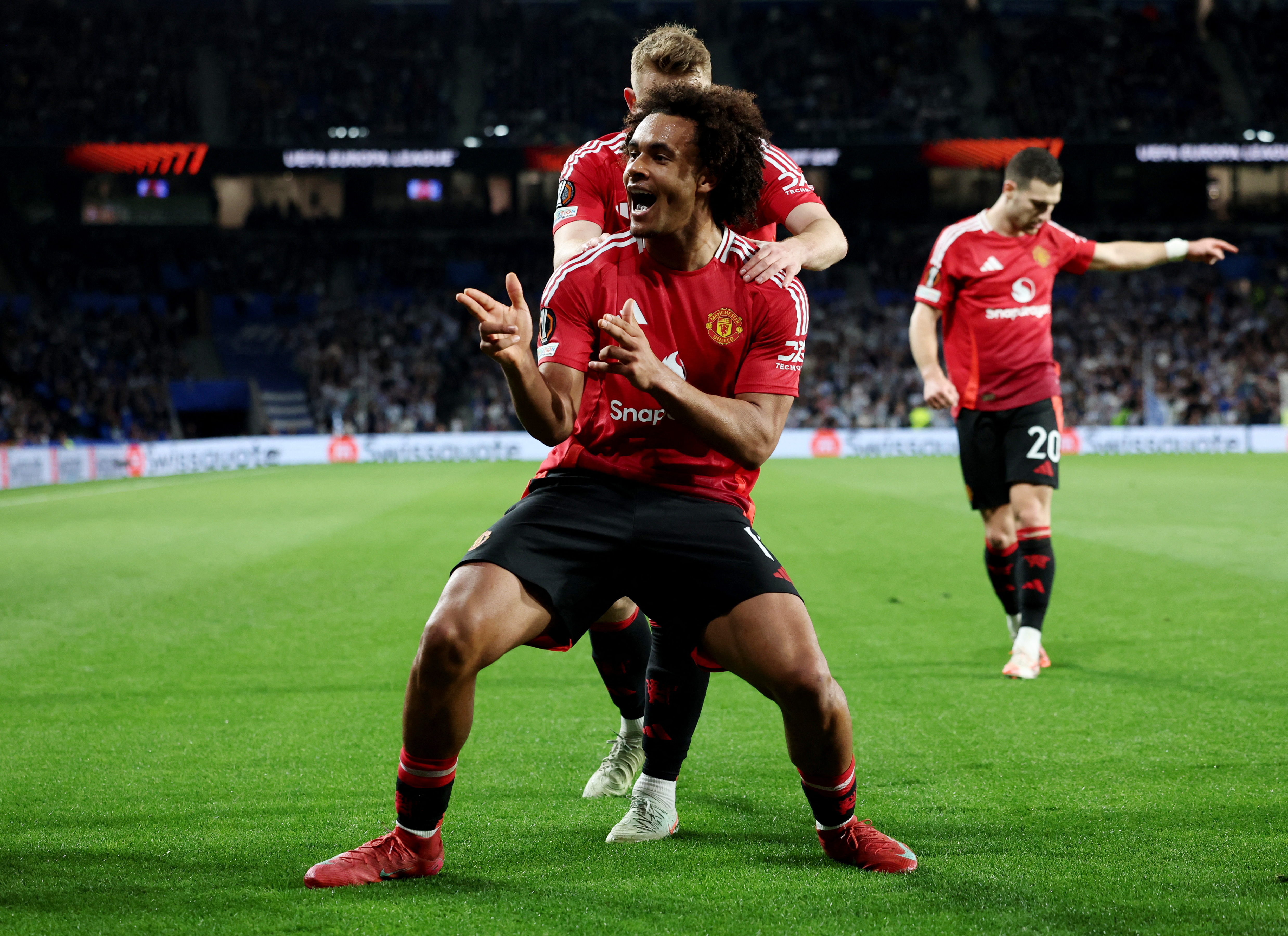 曼联客场大胜，出击新境界迎接新挑战