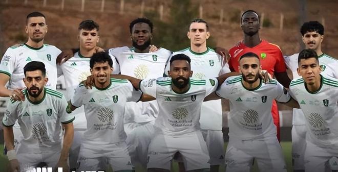 包含利用空档成功进球，球队实力尽显一览无余的词条