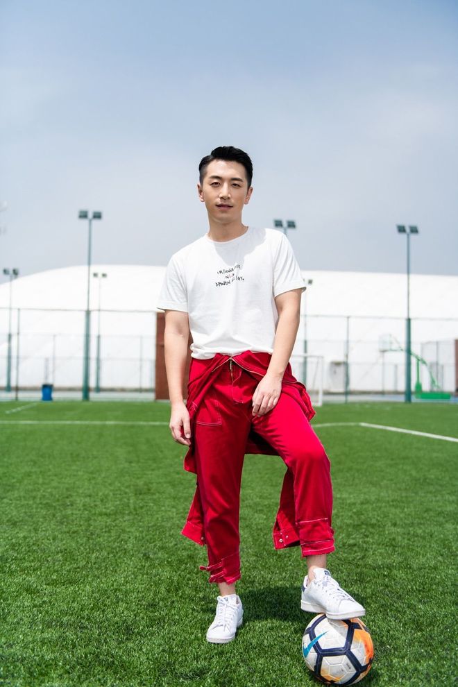 包含利用空档成功进球，球队实力尽显一览无余的词条