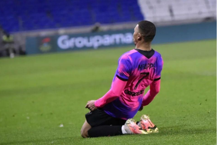 包含沃尔夫斯堡主教练出拍新战术，球队未来可期的词条