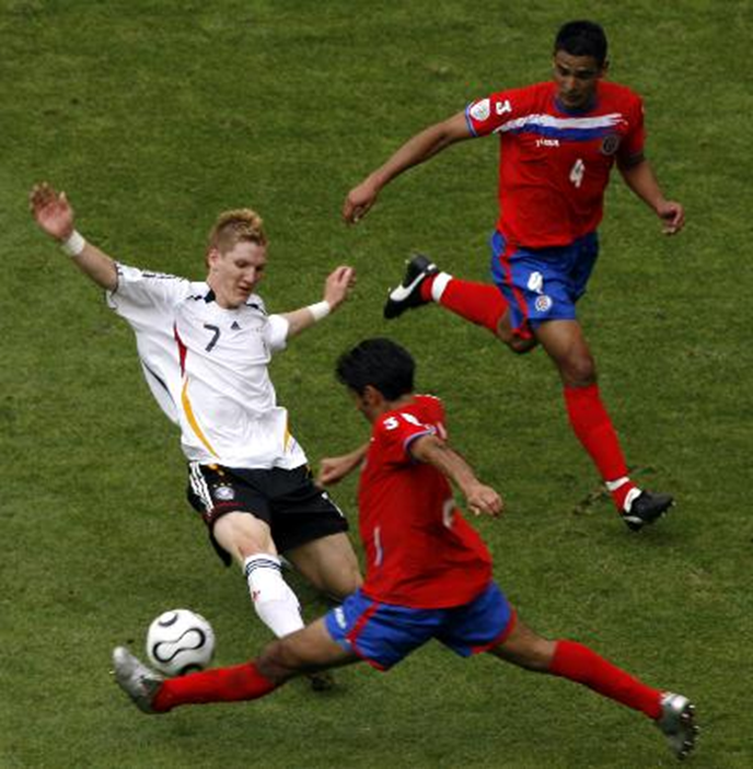 纷争激烈！国际足球豪门齐聚竞技场的简单介绍