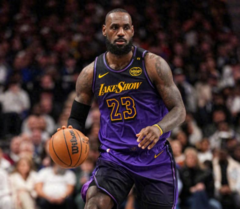 独行侠实现逆袭，西蒙斯关键时刻挺身而出的简单介绍