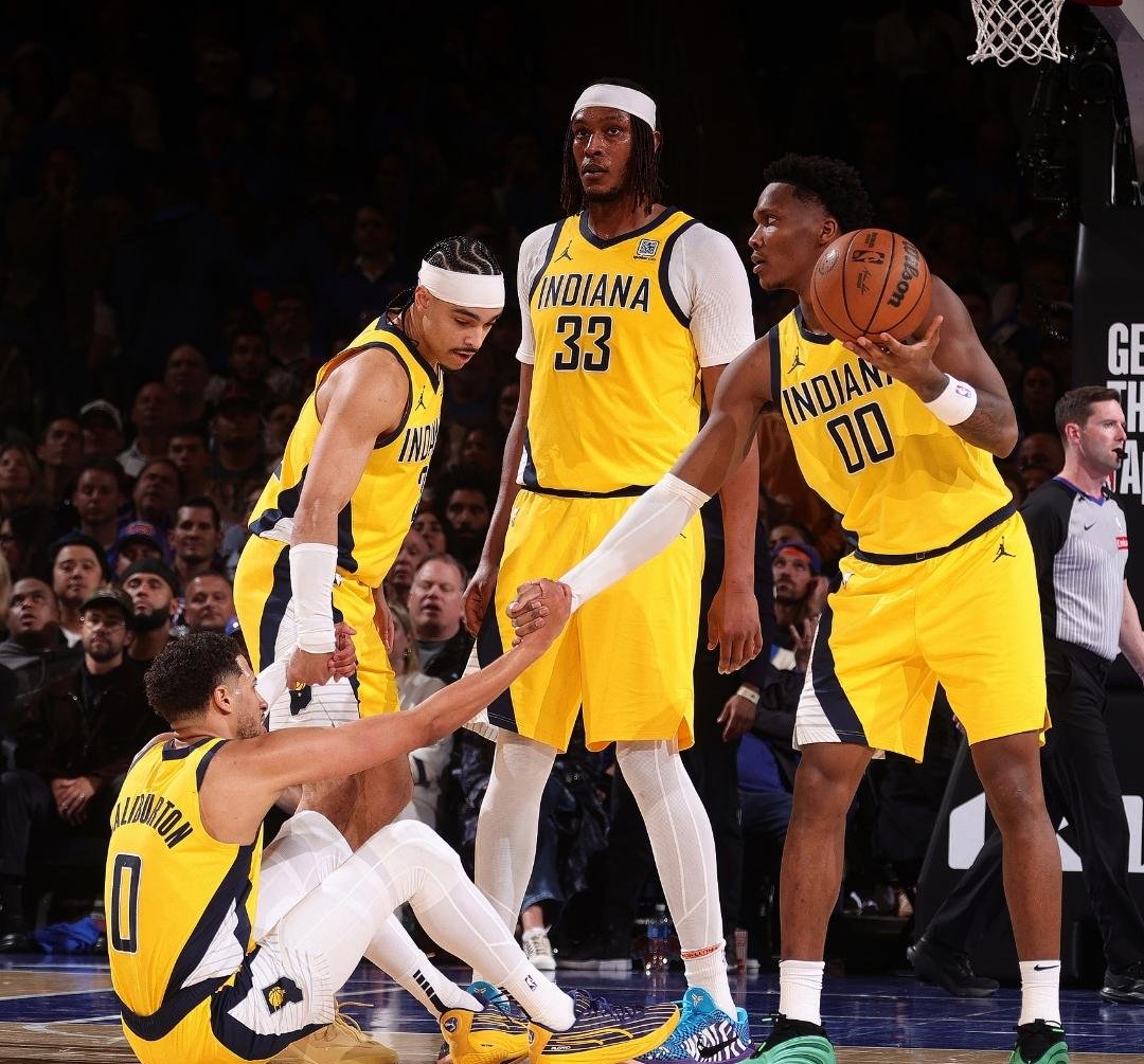 包含步行者击败活塞，破解对手防线轻松取胜的词条