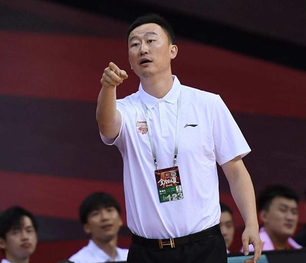 包含山东高速获胜，领先积分榜，冲击季后赛的词条