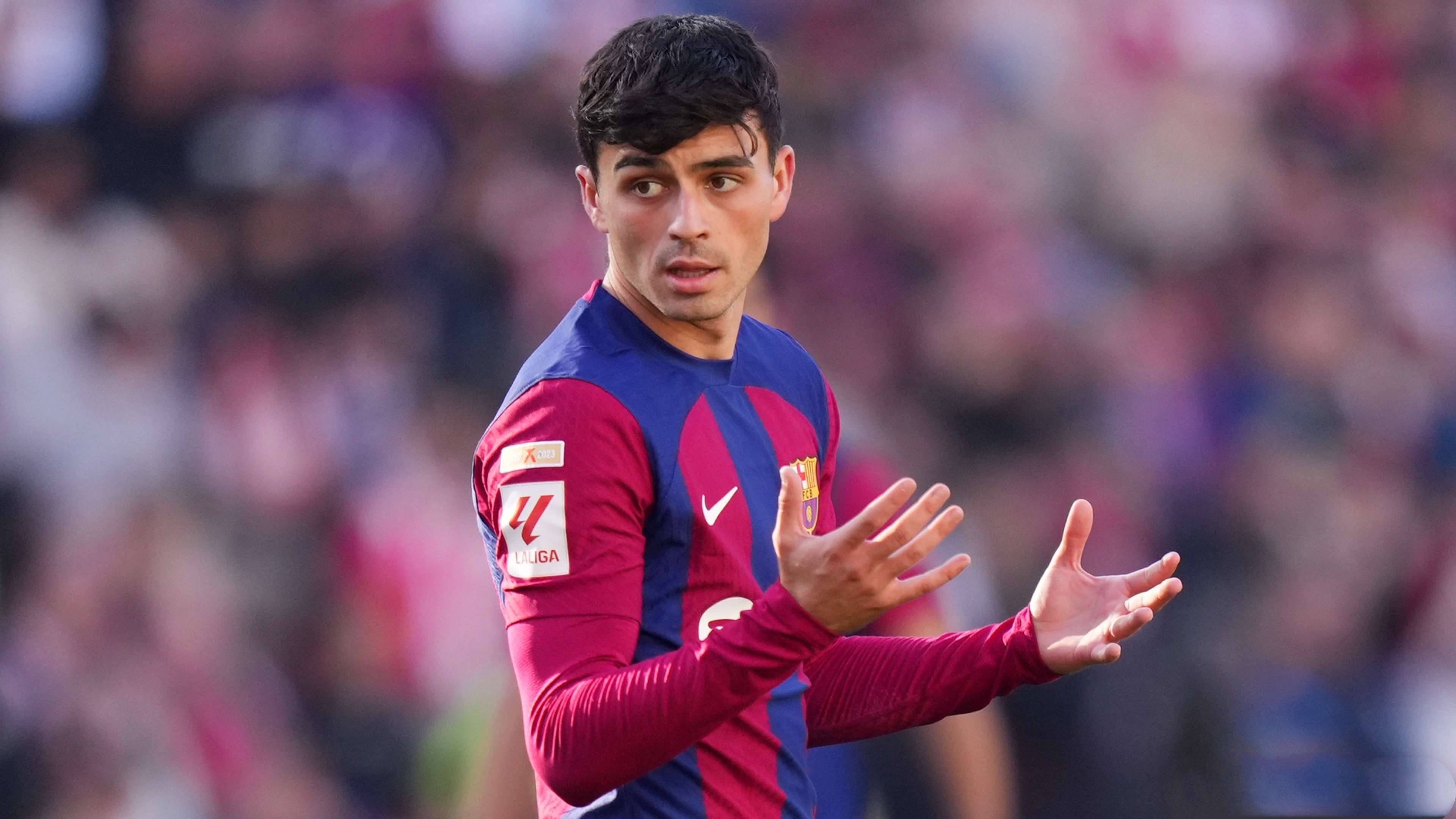 包含巴萨宣布签约阿贾克斯后卫，重塑后防实力的词条