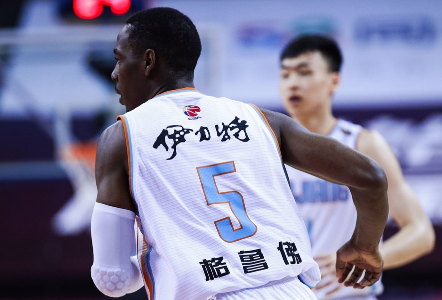 青海男篮临时签约外援，备战强队