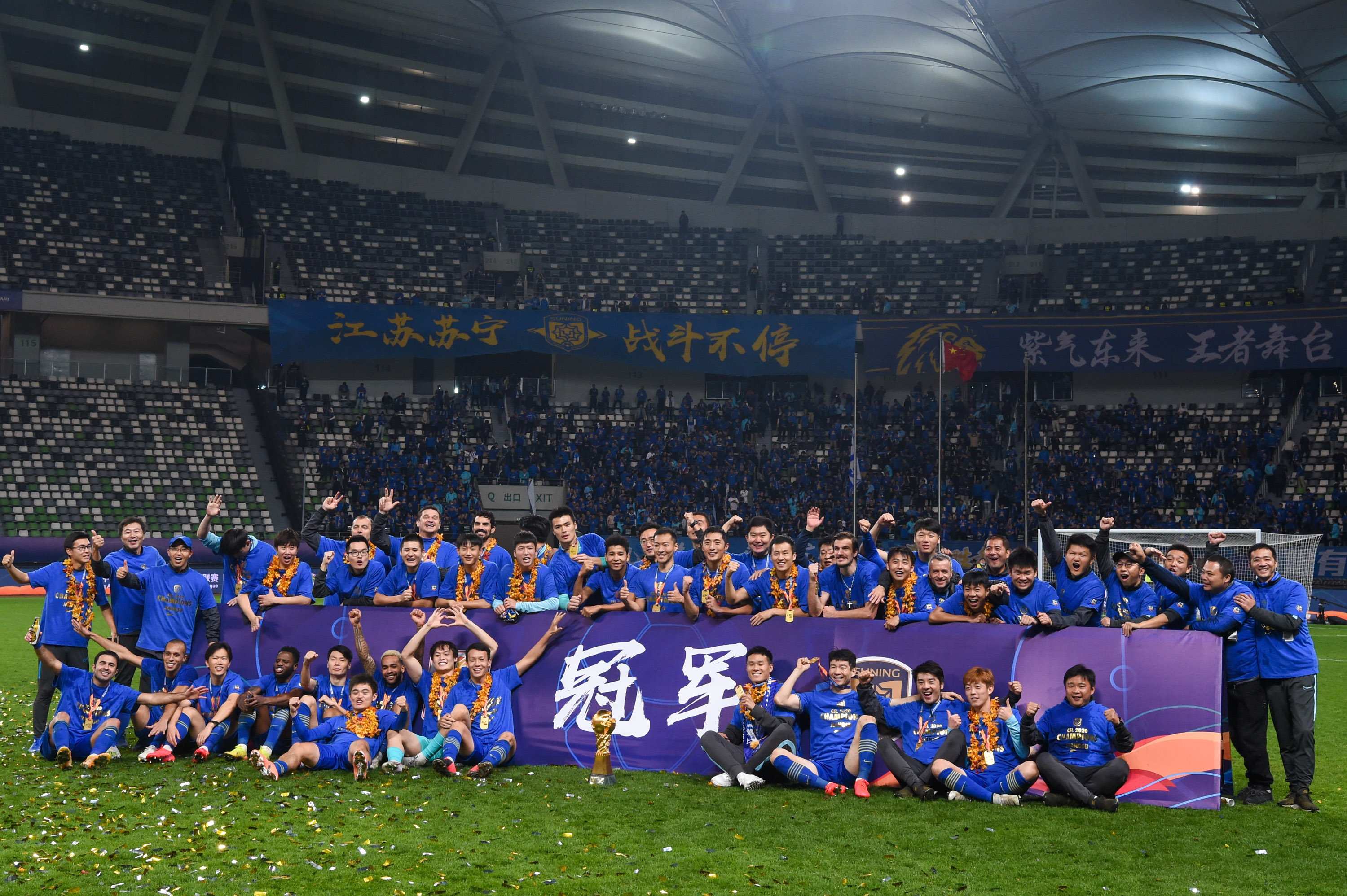 包含江苏苏宁队员受伤，球队面临严重挑战的词条