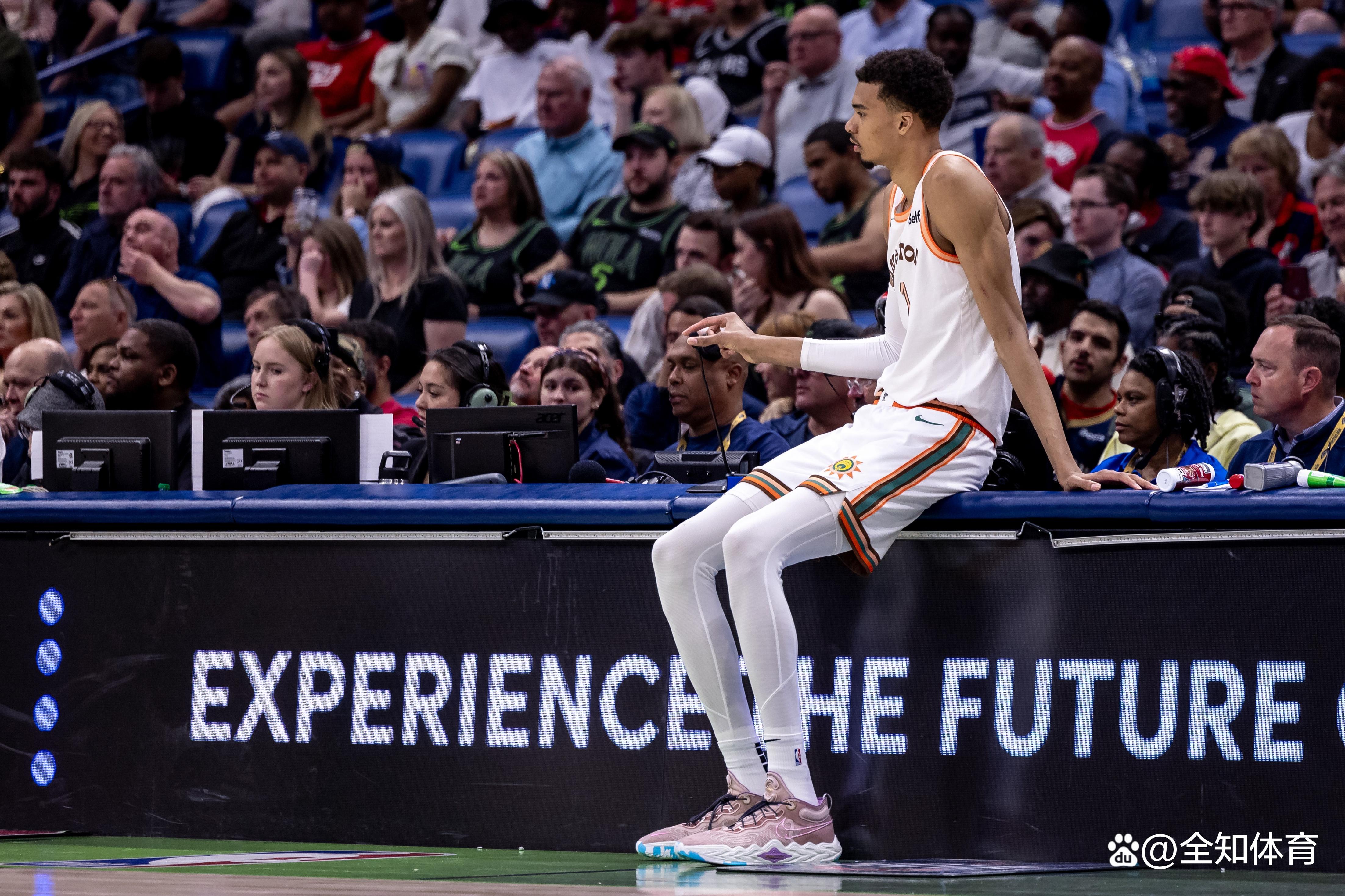 独行侠负于马刺,遭遇连败 独行侠负于马刺,遭遇连败