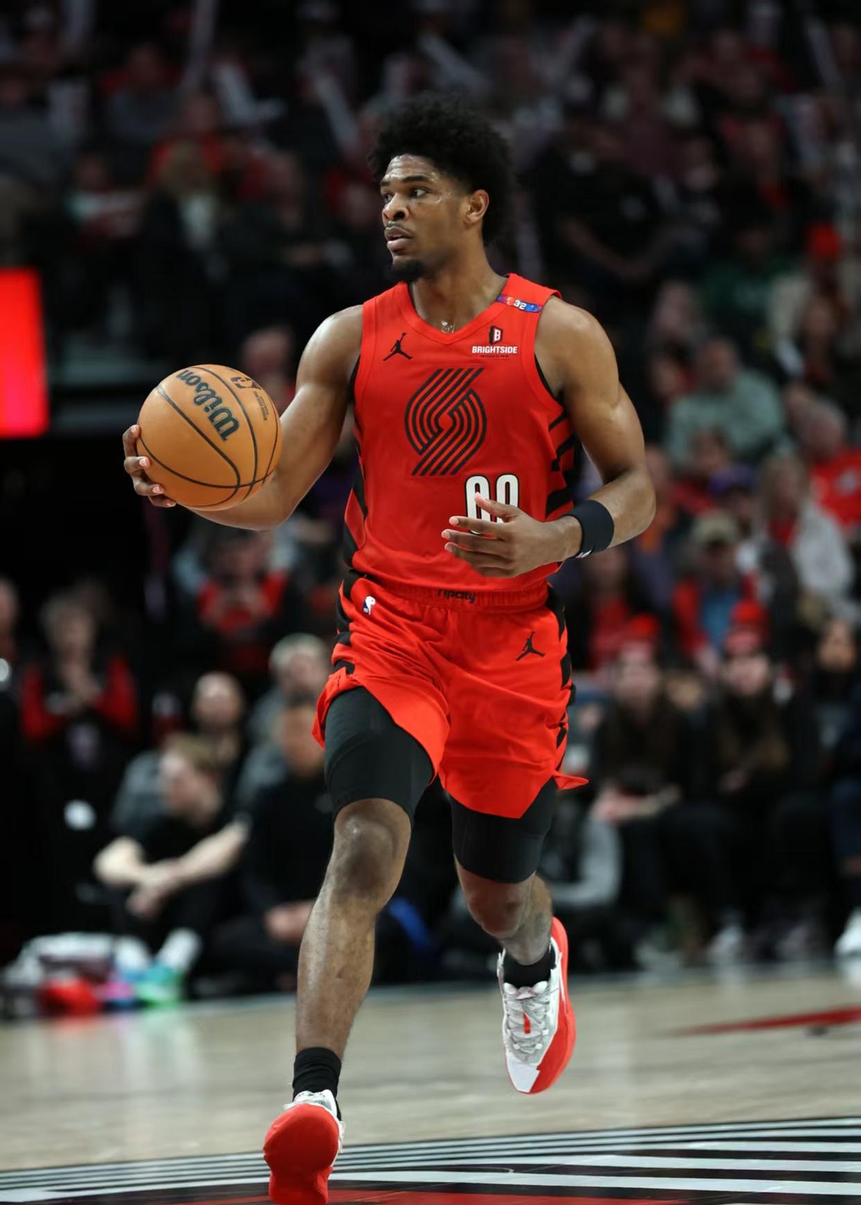 包含吉尔退役，开拓者客场惨败掘金的词条