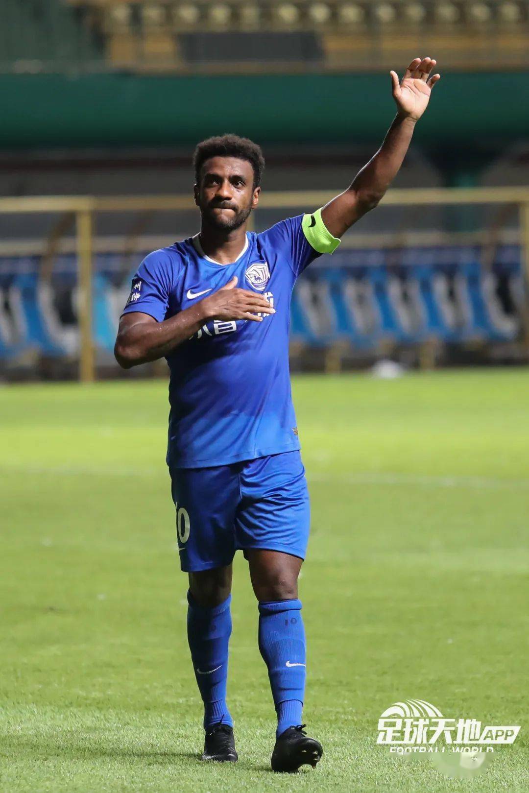 雄狮主场取得四连胜，继续领跑东部