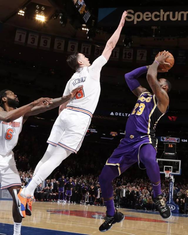 猛龙大胜尼克斯，范弗利特发威独揽29分的简单介绍