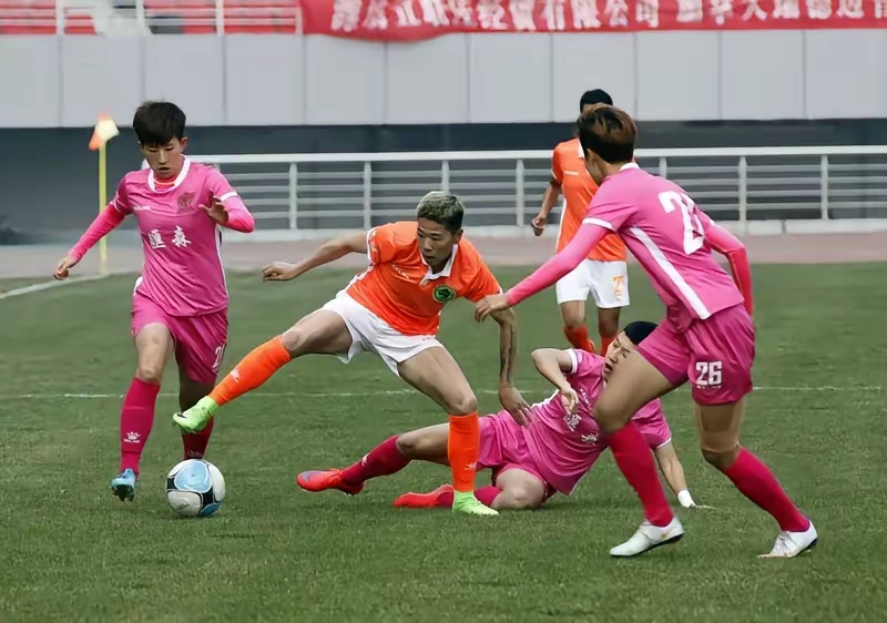 中国女足比赛的胜利凝聚了全队的努力与拼搏精神的简单介绍