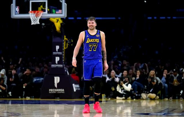 步行者不敌湖人，遭遇五连败