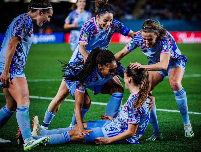 瑞士队意外爆冷晋级世界杯决赛的简单介绍