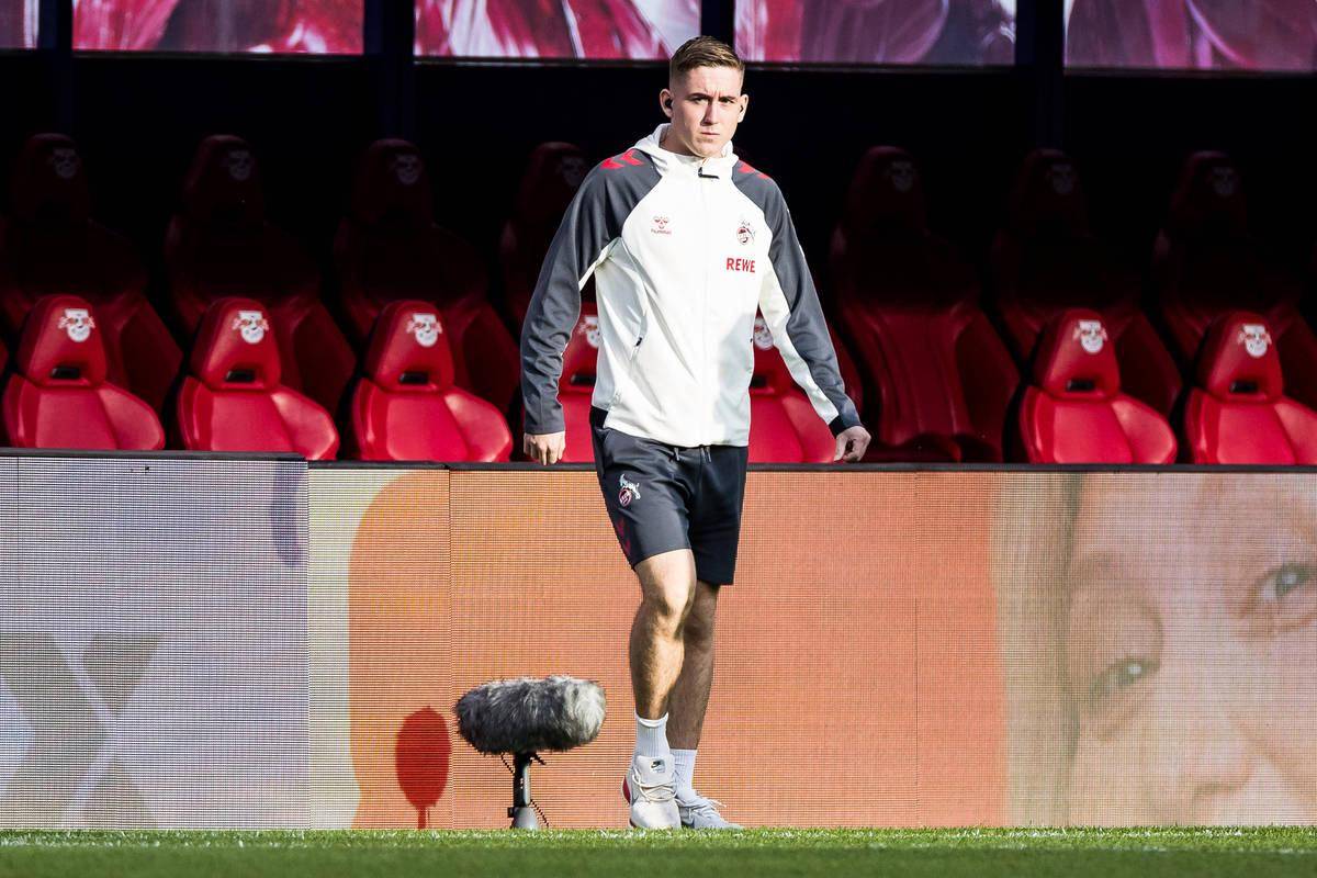 包含亚眠客场不敌对手，战绩继续低迷的词条