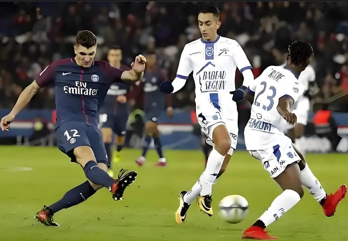 包含亚眠客场不敌对手，战绩继续低迷的词条