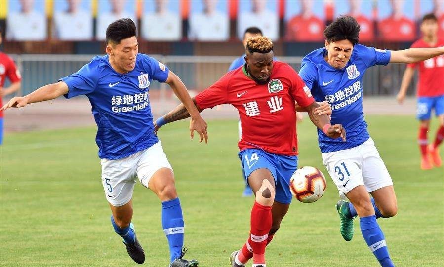 北京人和客场险胜上海绿地申花，积分榜上升